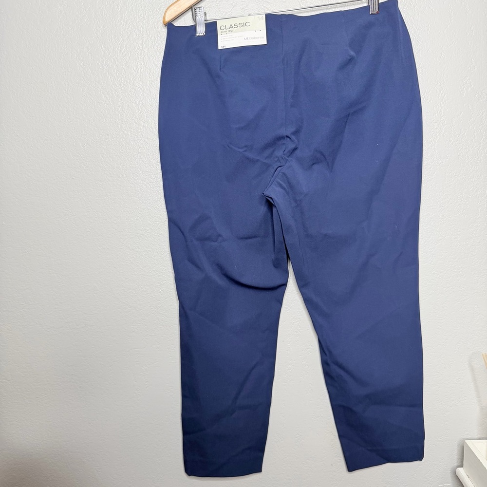 NEW Liz Claiborne women’s classic slim leg Navy cropped Pants sz 14